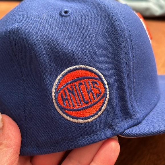 Knicks custom fit baseball cap - Picture 3 of 8